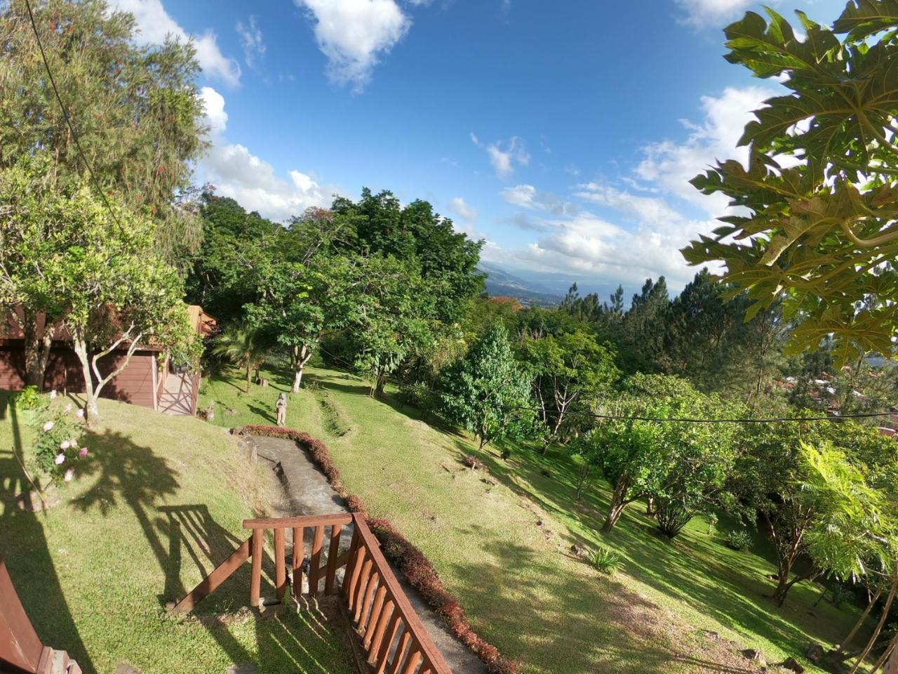 Hospedaje La Naciente Acomodação com café da manhã Turrialba Exterior foto