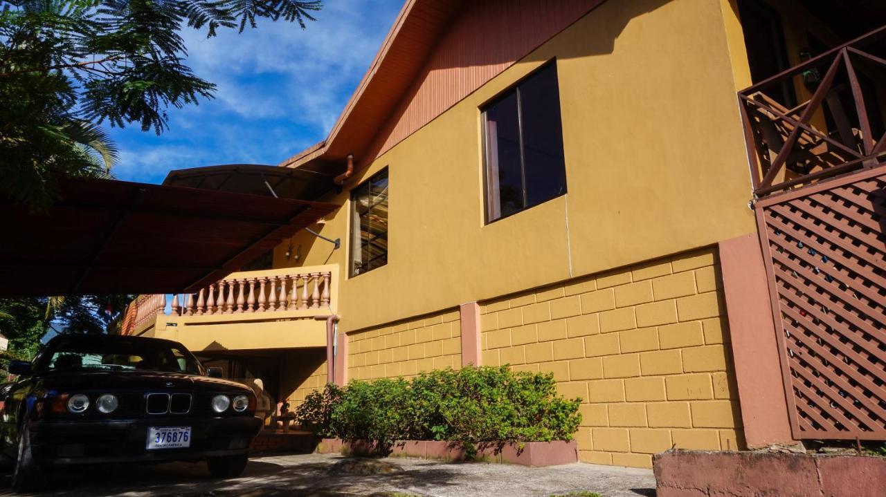 Hospedaje La Naciente Acomodação com café da manhã Turrialba Exterior foto